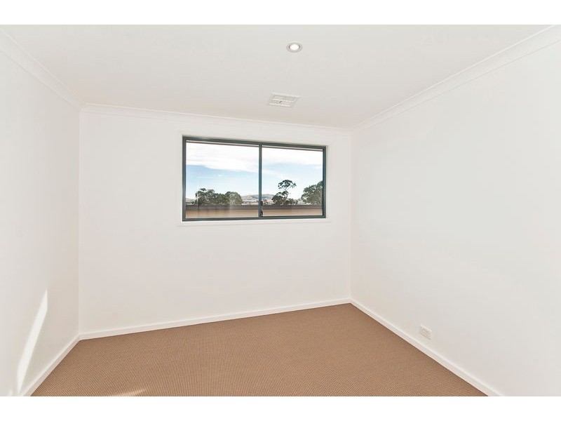 8 Bromham Street, Forde ACT 2914