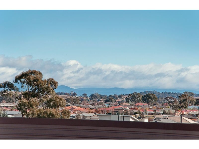 8 Bromham Street, Forde ACT 2914