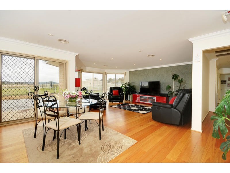 17 Broughton Circuit, Murrumbateman NSW 2582