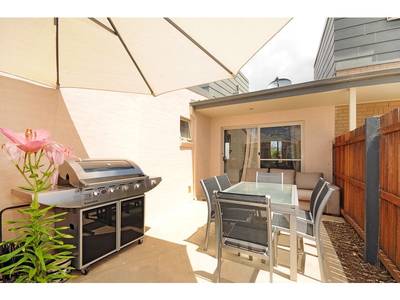 303 Anthony Rolfe Avenue, Gungahlin ACT 2912