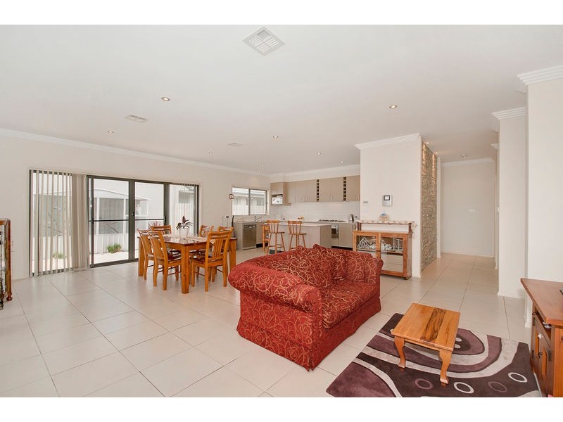 31 Helen Leonard Crescent, Forde ACT 2914