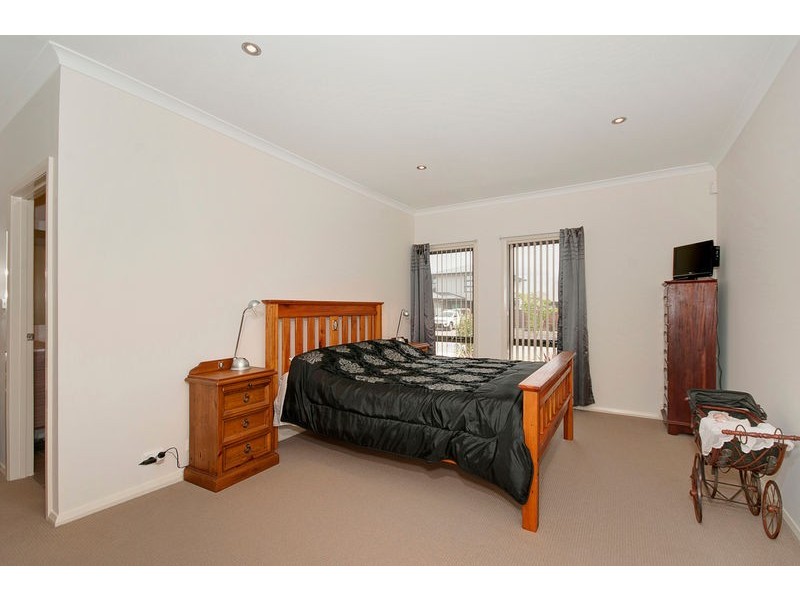 31 Helen Leonard Crescent, Forde ACT 2914