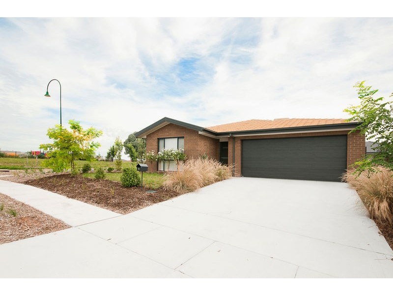 11 Jean Macnamara Street, Macgregor ACT 2615