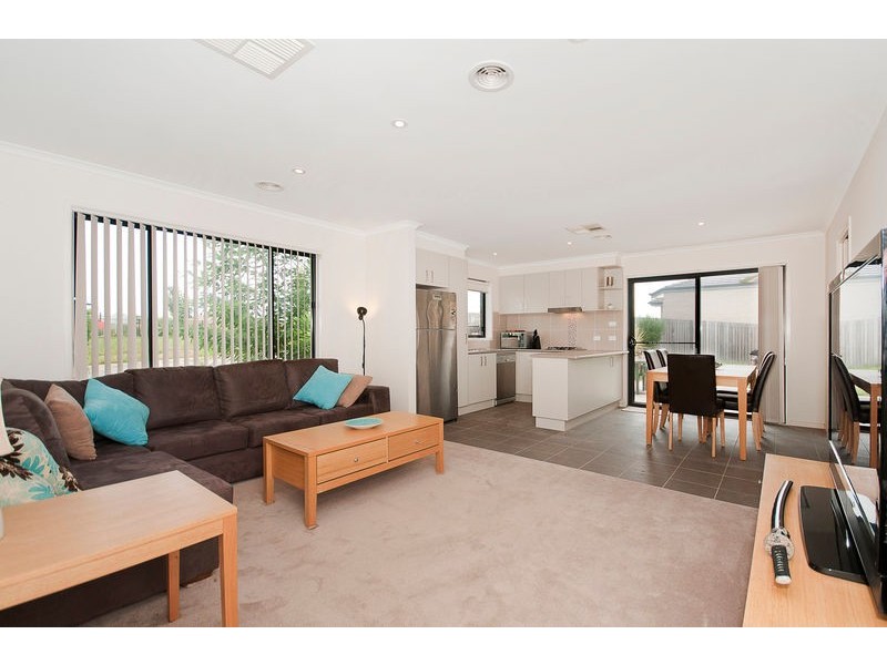 11 Jean Macnamara Street, Macgregor ACT 2615