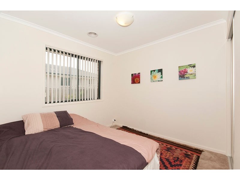 11 Jean Macnamara Street, Macgregor ACT 2615