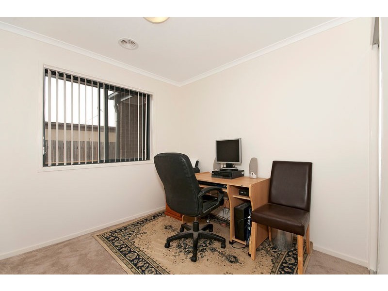 11 Jean Macnamara Street, Macgregor ACT 2615