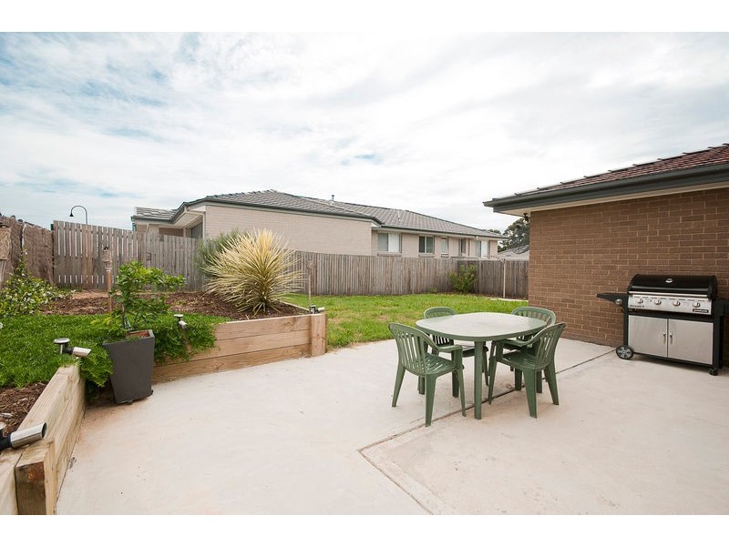 11 Jean Macnamara Street, Macgregor ACT 2615