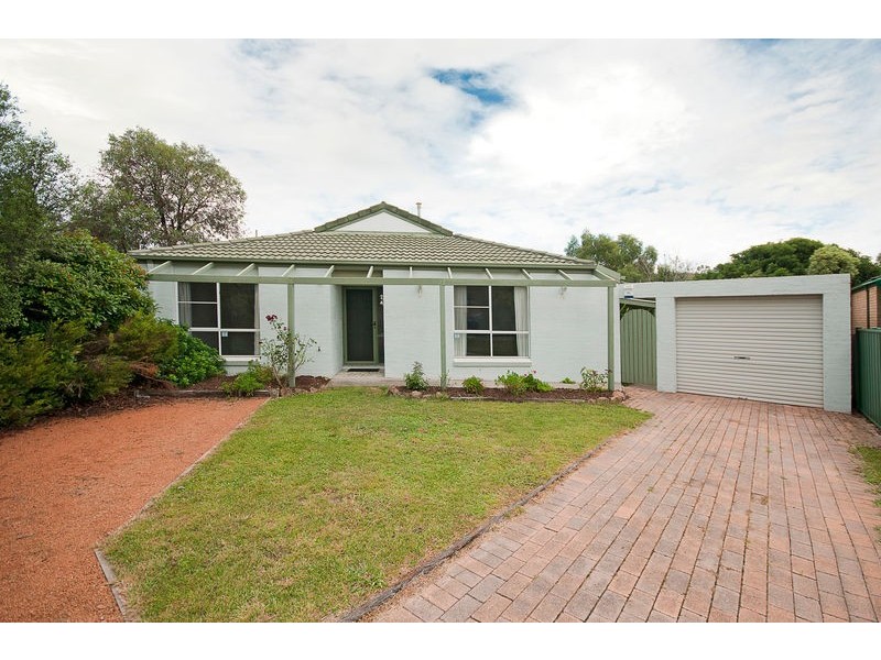 18 Saggers Close, Gordon ACT 2906