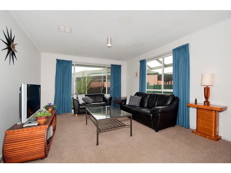 18 Saggers Close, Gordon ACT 2906