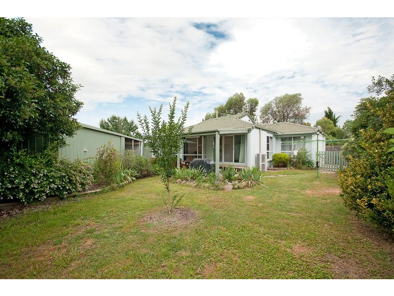 18 Saggers Close, Gordon ACT 2906