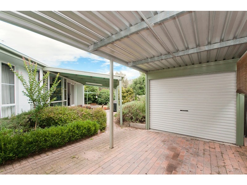 18 Saggers Close, Gordon ACT 2906