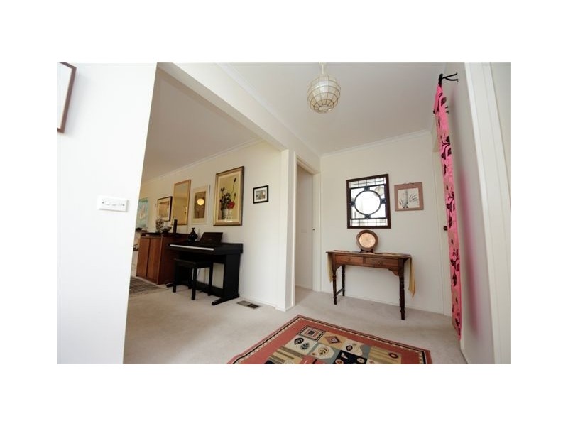 8 Tucana Street, Giralang ACT 2617