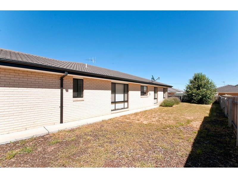 46 Polilight Street, Dunlop ACT 2615