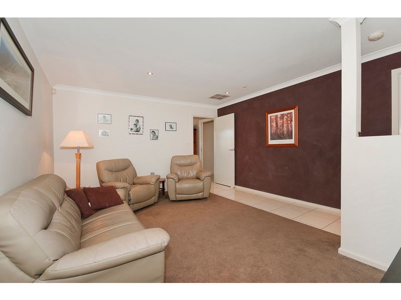 9 Ikara Close, Dunlop ACT 2615