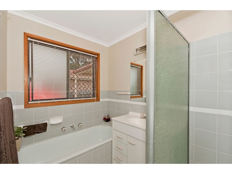 1 Saggers Close, Gordon ACT 2906