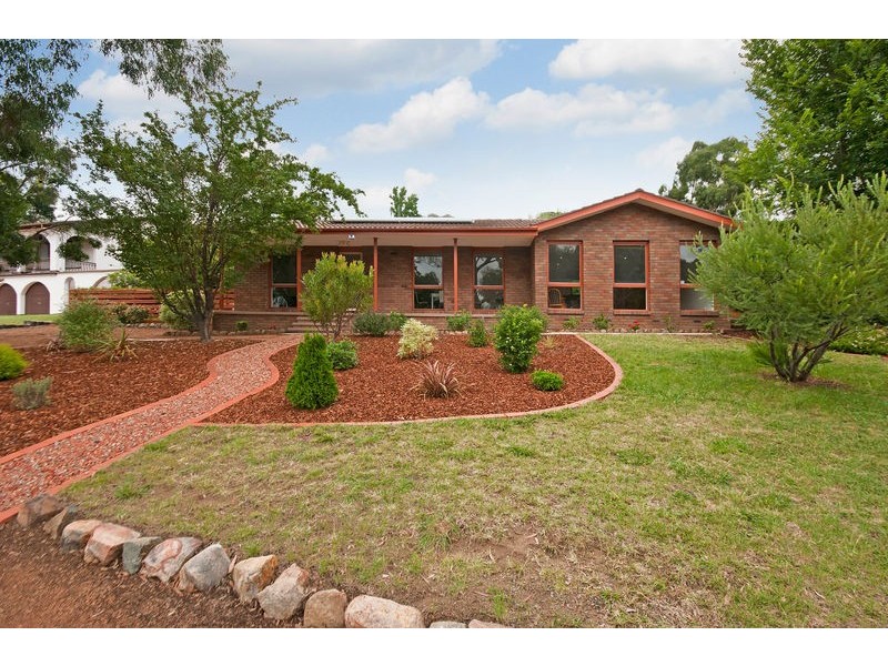 11 Meredith Circuit, Kambah ACT 2902