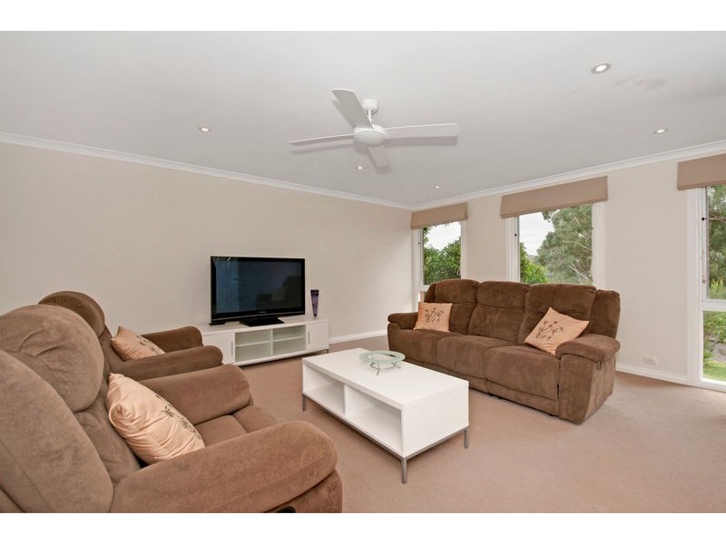 11 Meredith Circuit, Kambah ACT 2902