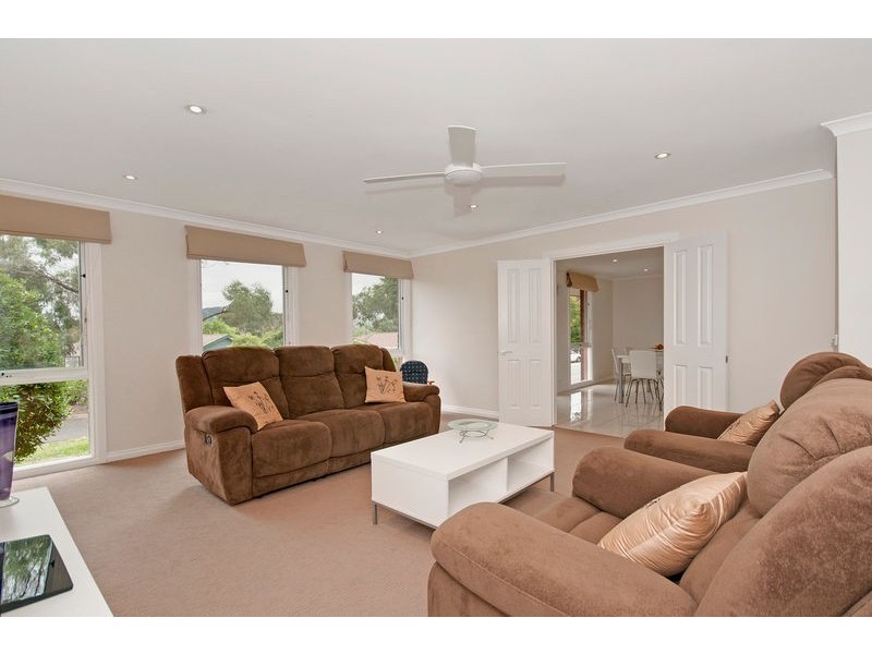 11 Meredith Circuit, Kambah ACT 2902