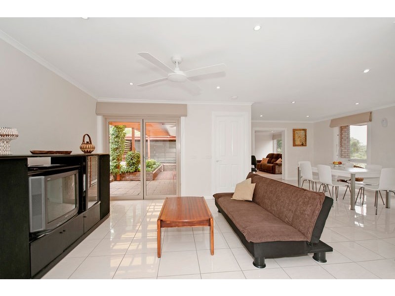 11 Meredith Circuit, Kambah ACT 2902