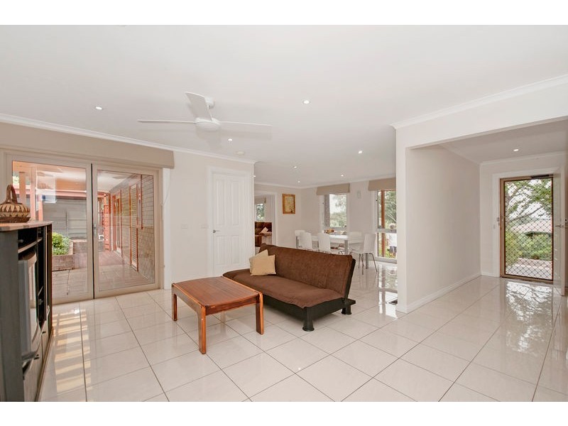 11 Meredith Circuit, Kambah ACT 2902