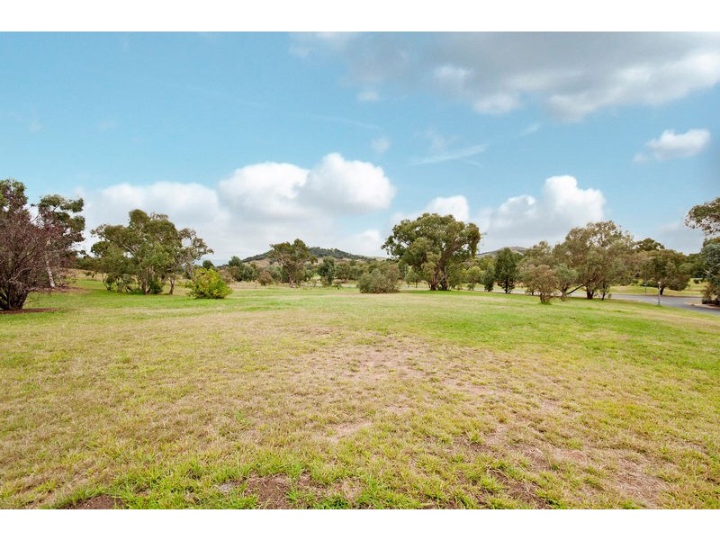 11 Meredith Circuit, Kambah ACT 2902