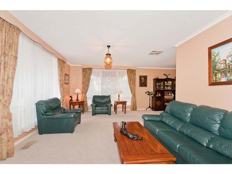 26 Dixon Drive, Holder ACT 2611