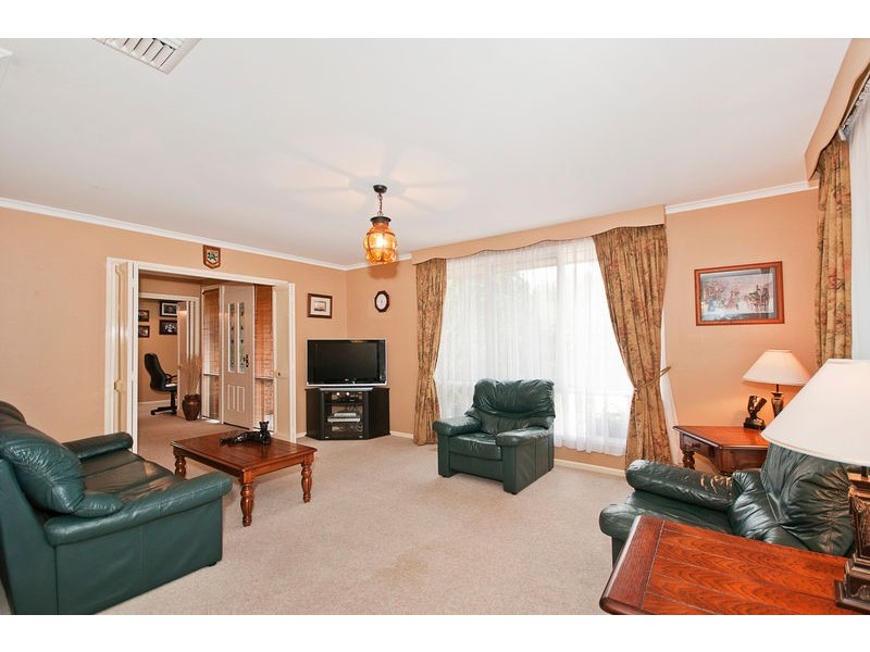 26 Dixon Drive, Holder ACT 2611