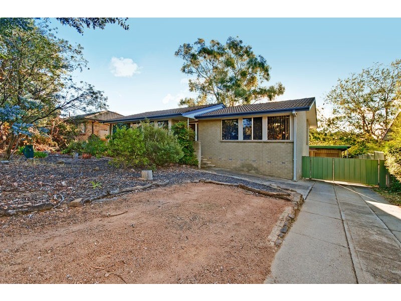 15 Clode Crescent, Macgregor ACT 2615