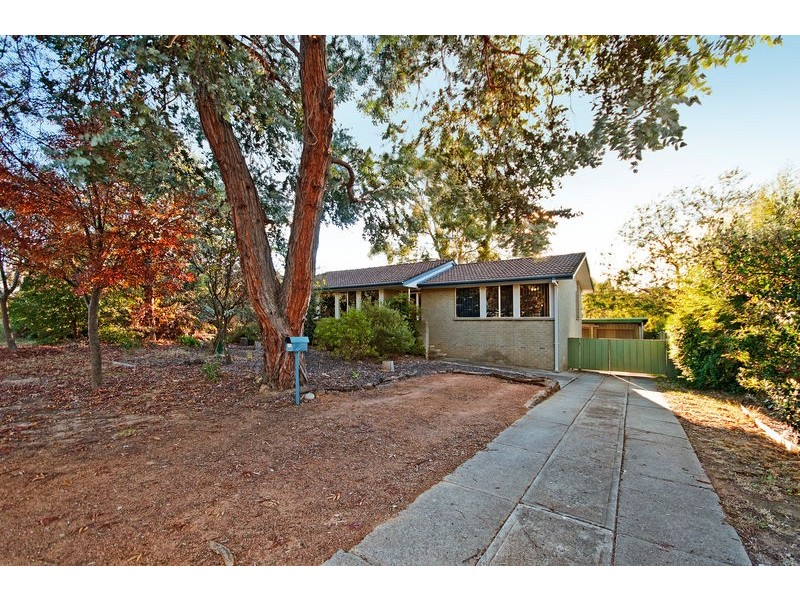 15 Clode Crescent, Macgregor ACT 2615