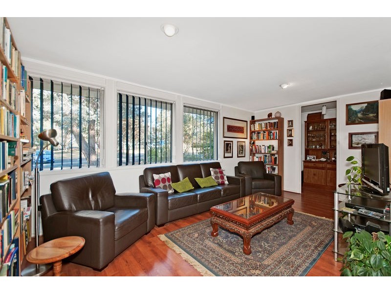 15 Clode Crescent, Macgregor ACT 2615