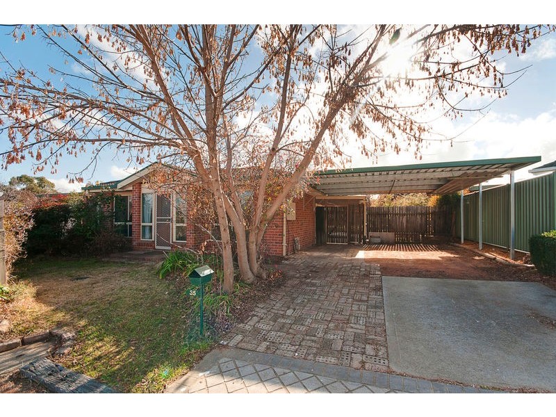 35 Thornhill Crescent, Dunlop ACT 2615