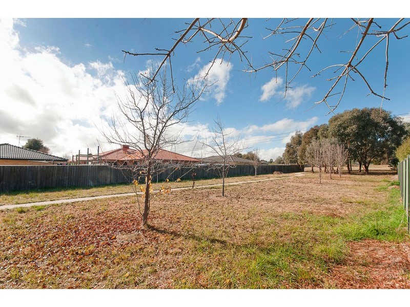 35 Thornhill Crescent, Dunlop ACT 2615