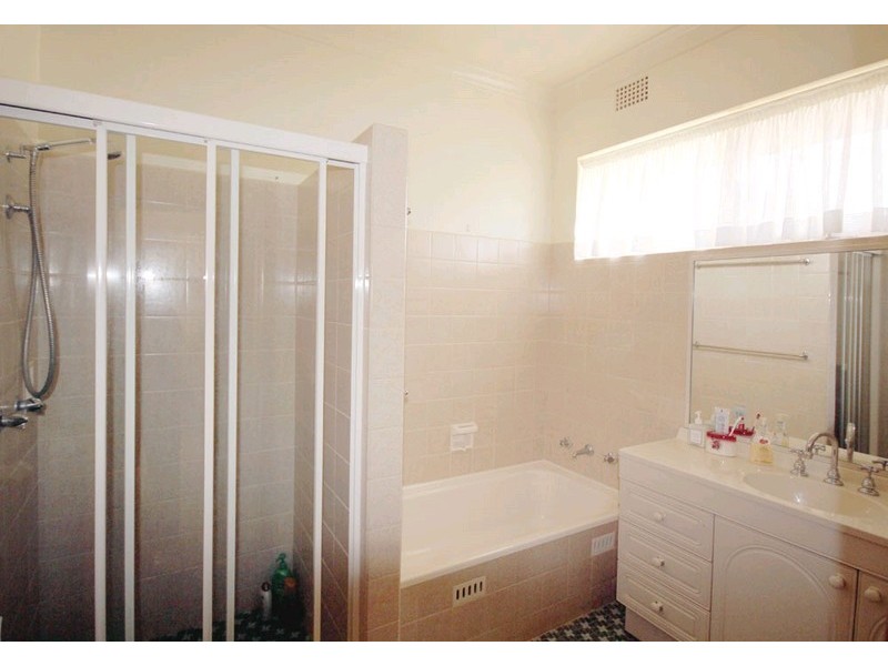 10 Weemilah Street, Yass NSW 2582