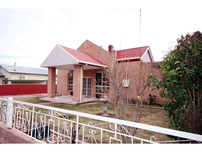 41 Queen Street, Boorowa NSW 2586