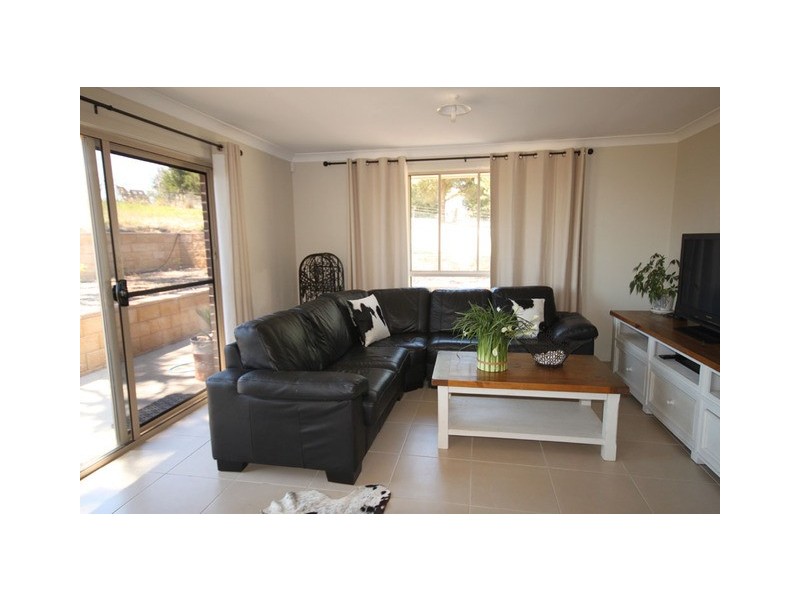 17 Discovery Drive, Yass NSW 2582