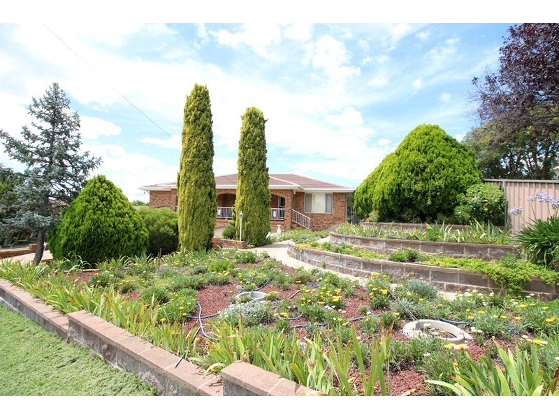 50 Merriman Drive, Yass NSW 2582