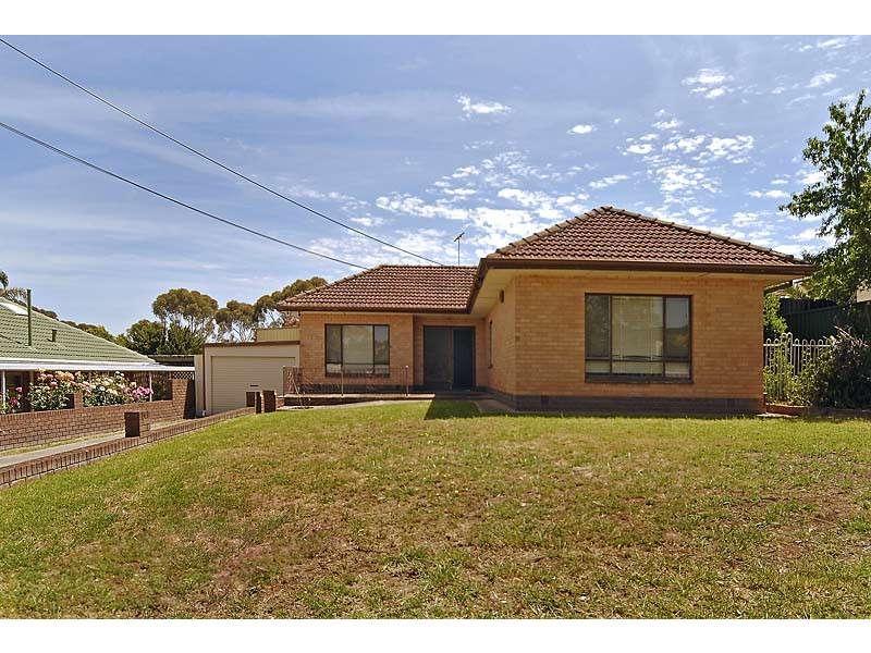 10 Parslow Road, Para Hills SA 5096