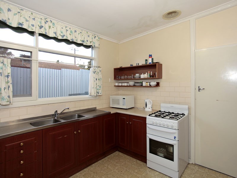 3 Robert Court, Para Hills SA 5096