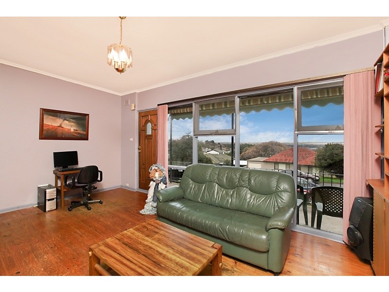 10 Lynore Avenue, Para Hills SA 5096