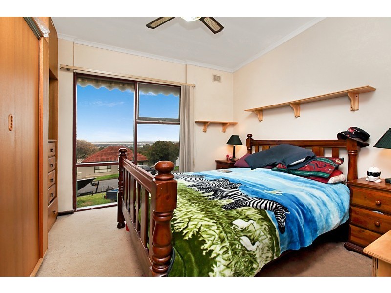 10 Lynore Avenue, Para Hills SA 5096