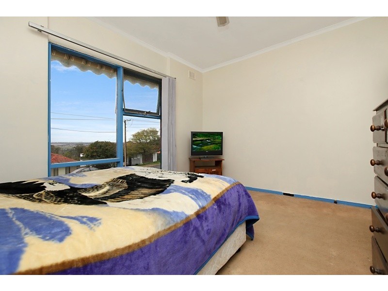 10 Lynore Avenue, Para Hills SA 5096