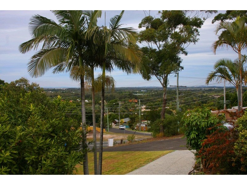 8 Cathedral Court, Alexandra Headland QLD 4572