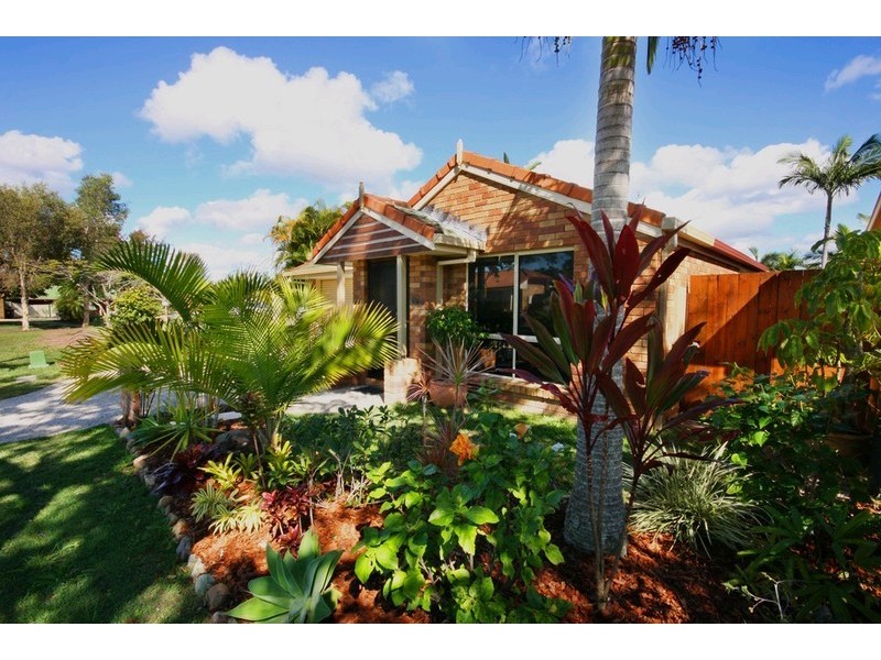 8 Beaverbrook Circuit, Sippy Downs QLD 4556