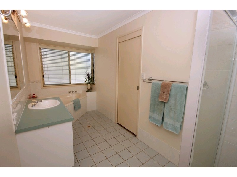 8 Beaverbrook Circuit, Sippy Downs QLD 4556