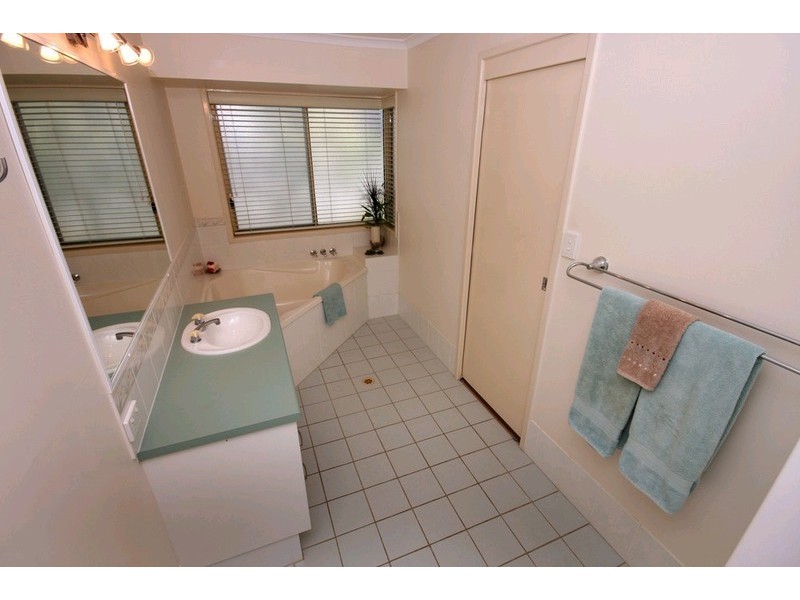 8 Beaverbrook Circuit, Sippy Downs QLD 4556