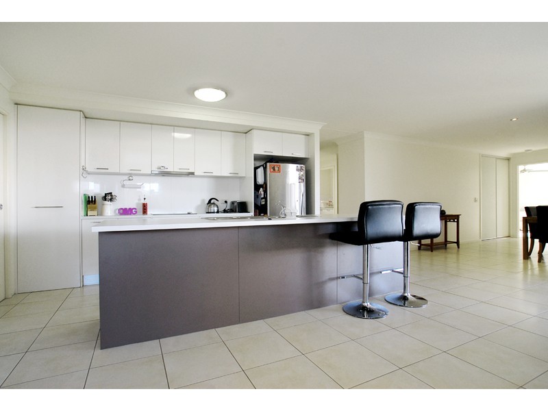 4 Robur Crescent, Mountain Creek QLD 4557