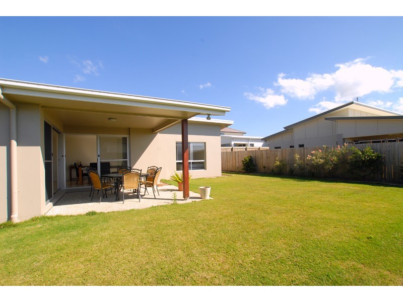 4 Robur Crescent, Mountain Creek QLD 4557