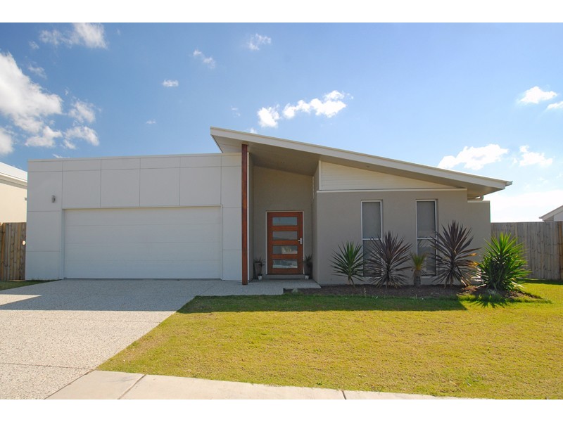 4 Robur Crescent, Mountain Creek QLD 4557