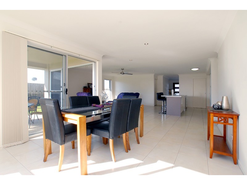 4 Robur Crescent, Mountain Creek QLD 4557