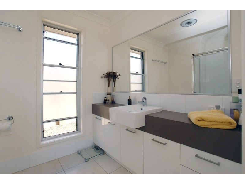 4 Robur Crescent, Mountain Creek QLD 4557